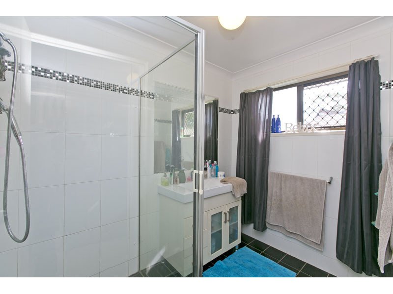 Photo - 9 Michael Street, Redland Bay QLD 4165 - Image 10