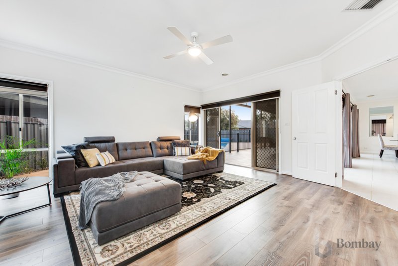 Photo - 9 Middlesborough Drive, Craigieburn VIC 3064 - Image 4