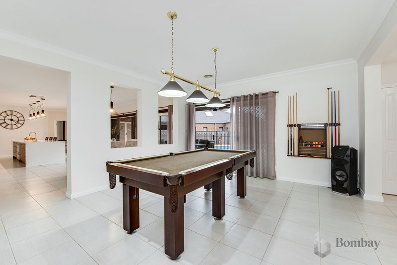 Photo - 9 Middlesborough Drive, Craigieburn VIC 3064 - Image 11