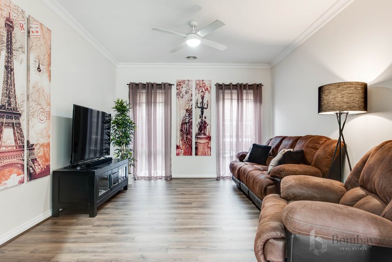 Photo - 9 Middlesborough Drive, Craigieburn VIC 3064 - Image 12