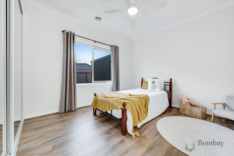 Photo - 9 Middlesborough Drive, Craigieburn VIC 3064 - Image 13