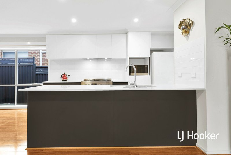 Photo - 9 Milkmaid Street, Wallan VIC 3756 - Image 6