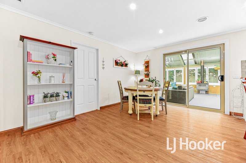 Photo - 9 Millbank Place, Cranbourne VIC 3977 - Image 8