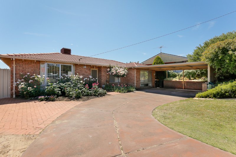 Photo - 9 Minda Place, Wanneroo WA 6065 - Image 2