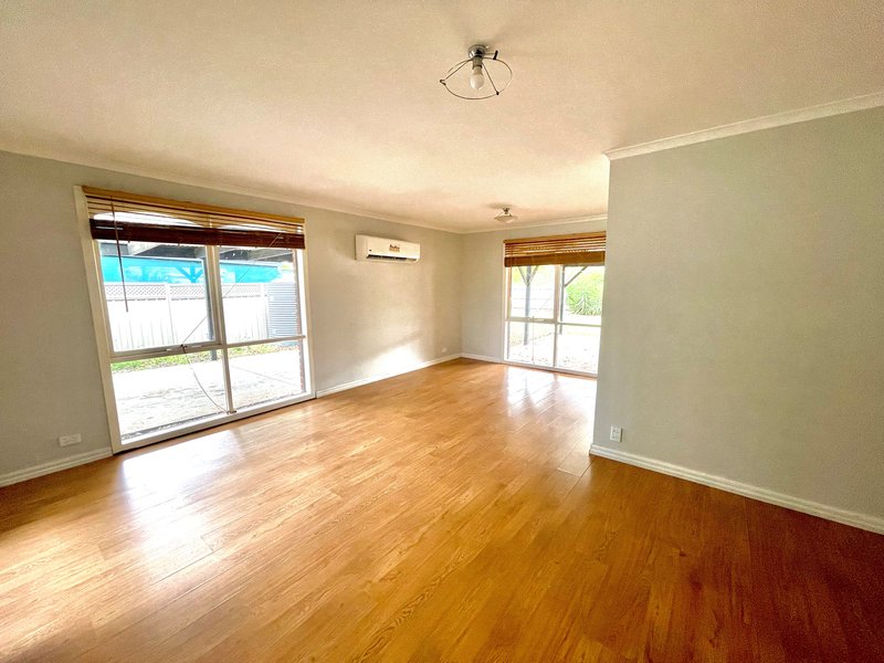 Photo - 9 Mirboo Court, Brookfield VIC 3338 - Image 5