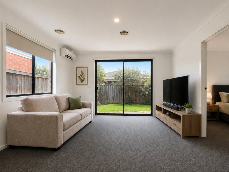 Photo - 9 Mirka Drive, Lalor VIC 3075 - Image 2