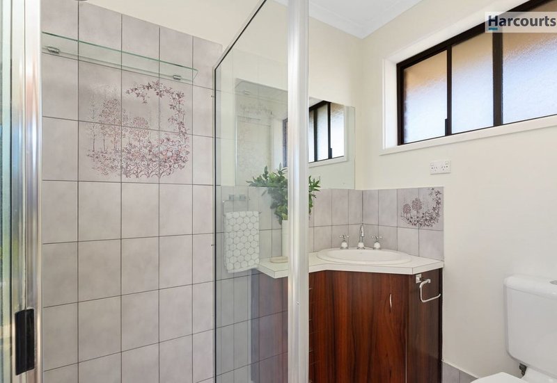 Photo - 9 Mirrabooka Crescent, Hallett Cove SA 5158 - Image 7