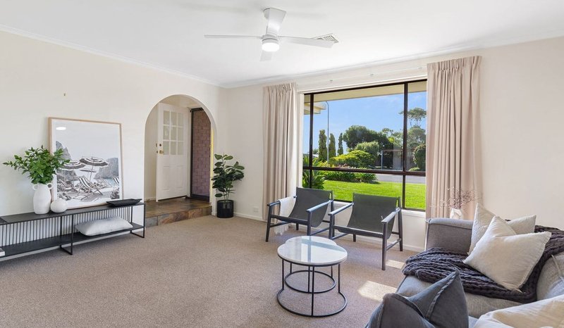 Photo - 9 Mirrabooka Crescent, Hallett Cove SA 5158 - Image 9