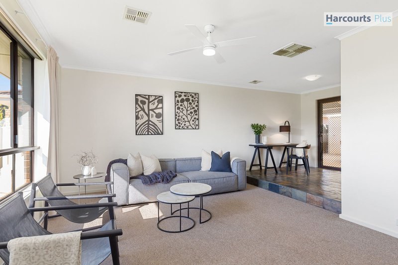 Photo - 9 Mirrabooka Crescent, Hallett Cove SA 5158 - Image 6