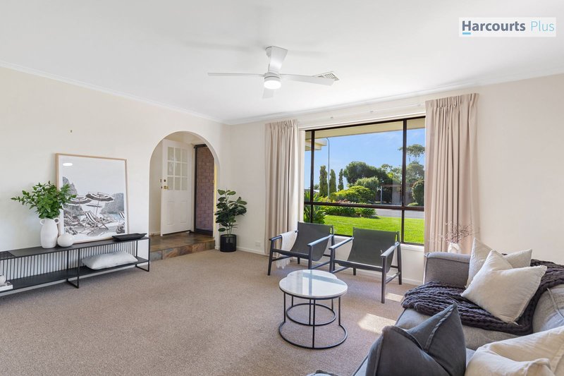 Photo - 9 Mirrabooka Crescent, Hallett Cove SA 5158 - Image 7