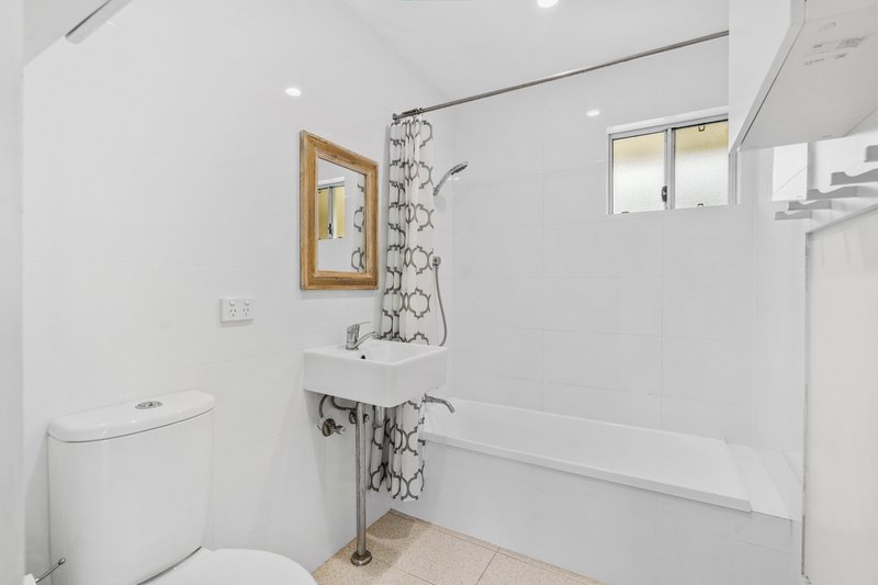 Photo - 9 Miskin Street, Nerang QLD 4211 - Image 9