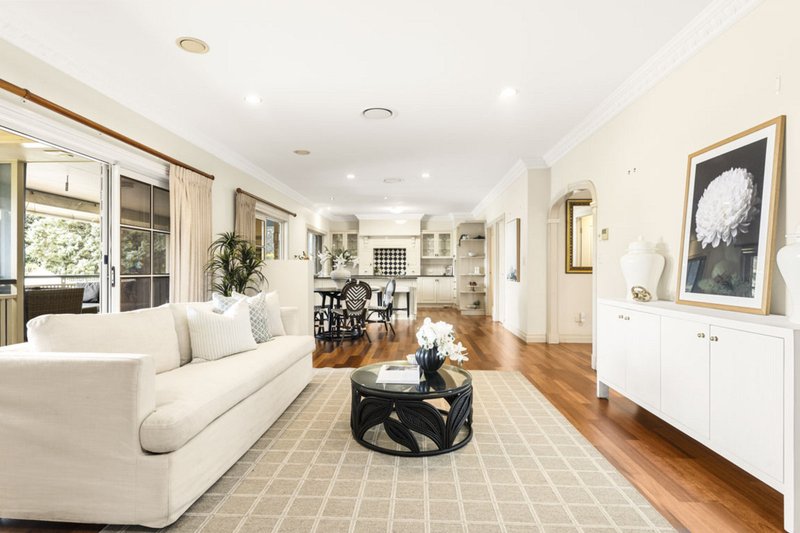 Photo - 9 Montclair Close, Middle Ridge QLD 4350 - Image 12