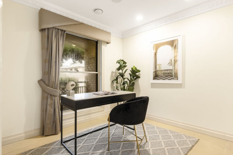 Photo - 9 Montclair Close, Middle Ridge QLD 4350 - Image 14