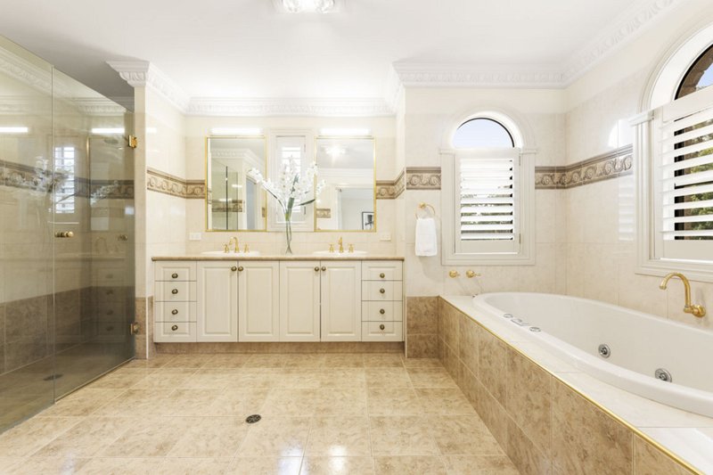 Photo - 9 Montclair Close, Middle Ridge QLD 4350 - Image 18