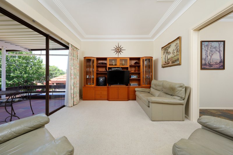 Photo - 9 Moombara Avenue, Peakhurst NSW 2210 - Image 5