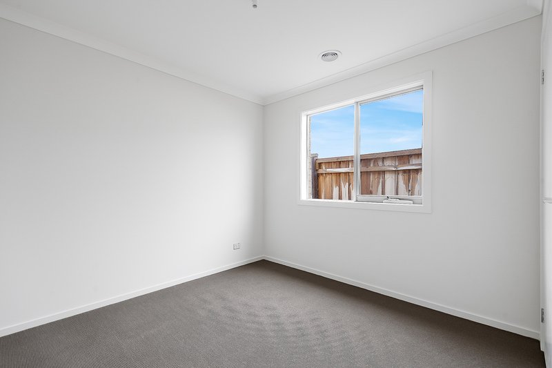 Photo - 9 Mornington Crescent, Nar Nar Goon North VIC 3812 - Image 3