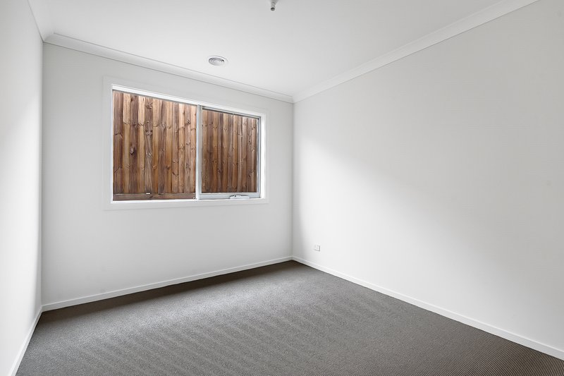 Photo - 9 Mornington Crescent, Nar Nar Goon North VIC 3812 - Image 6