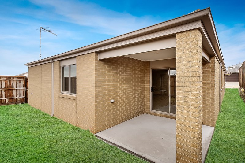 Photo - 9 Mornington Crescent, Nar Nar Goon North VIC 3812 - Image 11