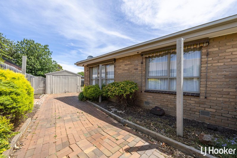 Photo - 9 Morshead Street, Melton South VIC 3338 - Image 2