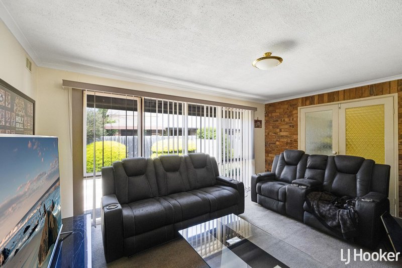 Photo - 9 Morshead Street, Melton South VIC 3338 - Image 3