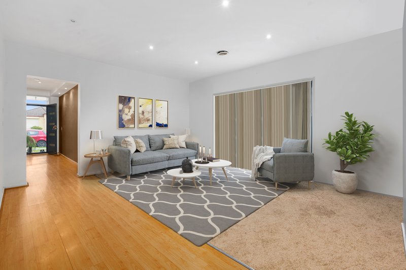 Photo - 9 Morwell Gardens, Caroline Springs VIC 3023 - Image 10