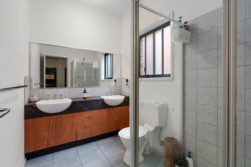 Photo - 9 Morwell Gardens, Caroline Springs VIC 3023 - Image 13