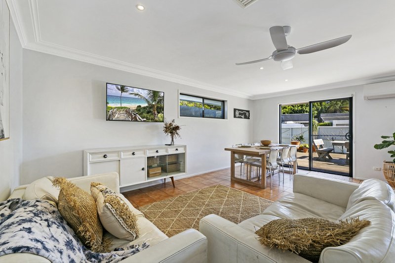 Photo - 9 Myrtle Court, Palm Beach QLD 4221 - Image 8