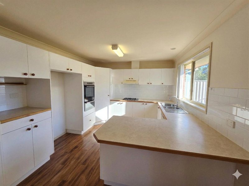 Photo - 9 Namoi Court, Wattle Grove NSW 2173 - Image 2