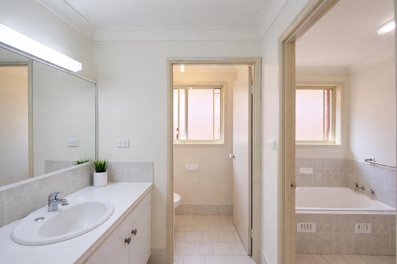 Photo - 9 Namoi Court, Wattle Grove NSW 2173 - Image 5