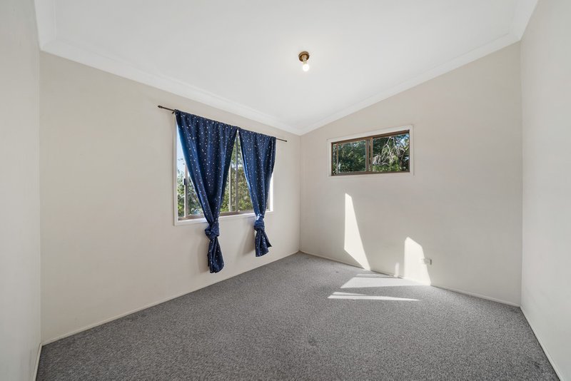 Photo - 9 Nanbaree Drive, Bray Park QLD 4500 - Image 7