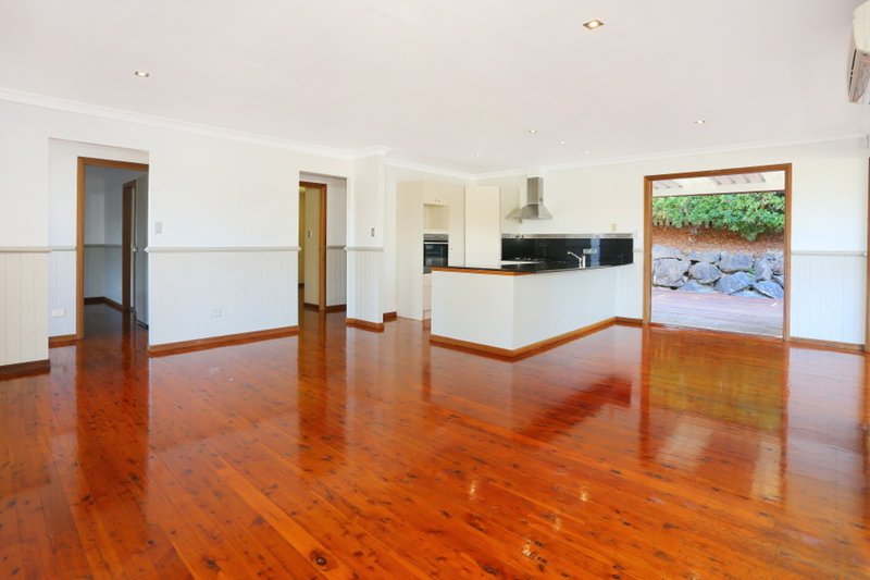 Photo - 9 Nandi Terrace, Pacific Pines QLD 4211 - Image 2