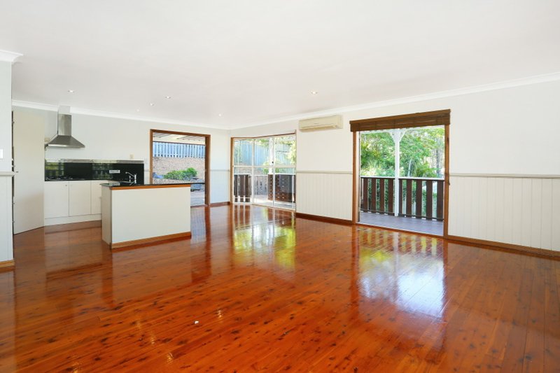 Photo - 9 Nandi Terrace, Pacific Pines QLD 4211 - Image 6