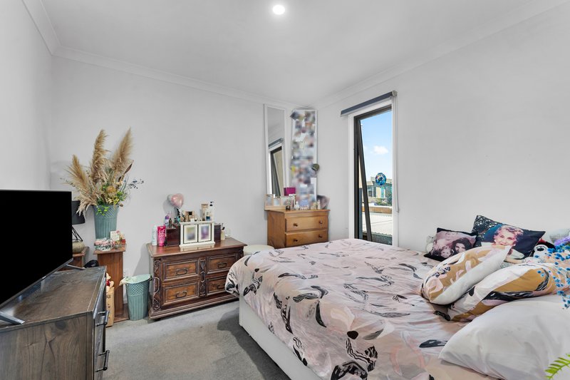 Photo - 9 Nanea Path, Cranbourne VIC 3977 - Image 8