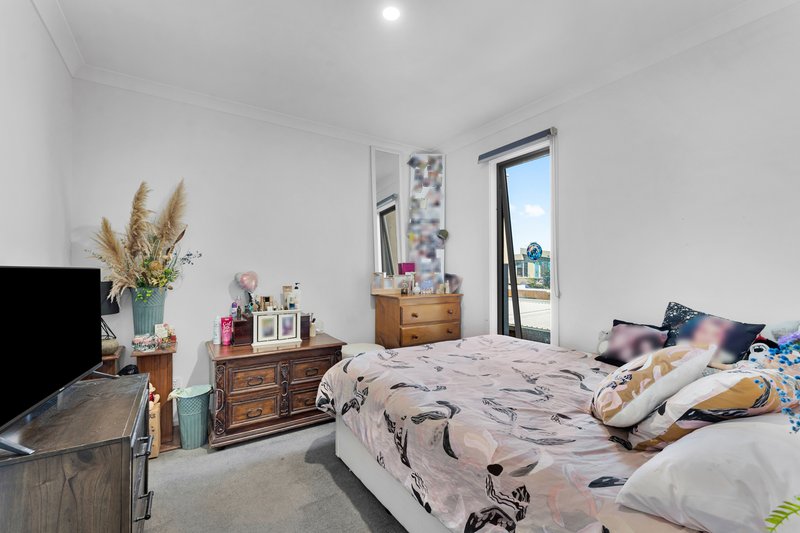 Photo - 9 Nanea Path, Cranbourne VIC 3977 - Image 9