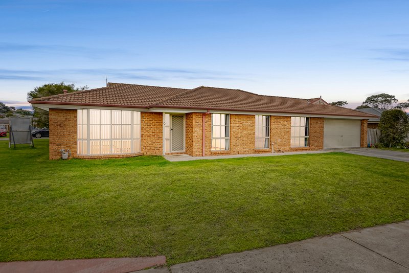 Photo - 9 Naples Way, Pakenham VIC 3810 - Image