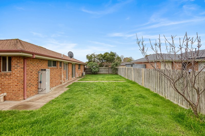 Photo - 9 Naples Way, Pakenham VIC 3810 - Image 11