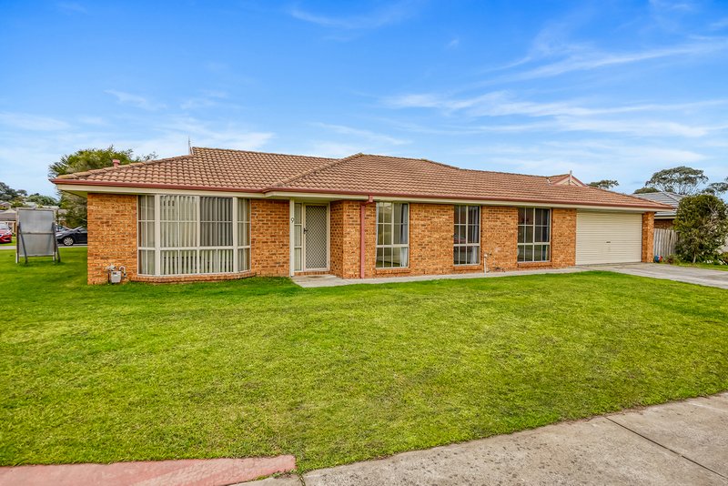 Photo - 9 Naples Way, Pakenham VIC 3810 - Image 13