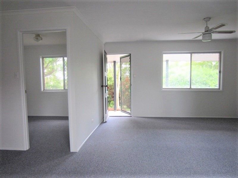 Photo - 9 Narraport Crescent, Beenleigh QLD 4207 - Image 2