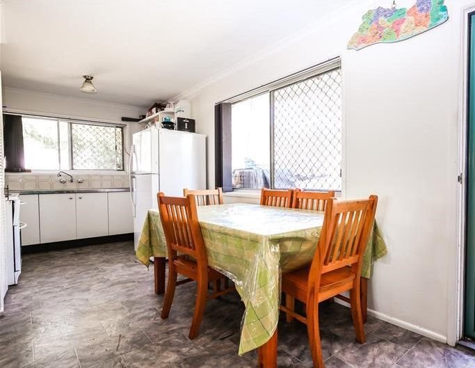 Photo - 9 Narraport Crescent, Beenleigh QLD 4207 - Image 4