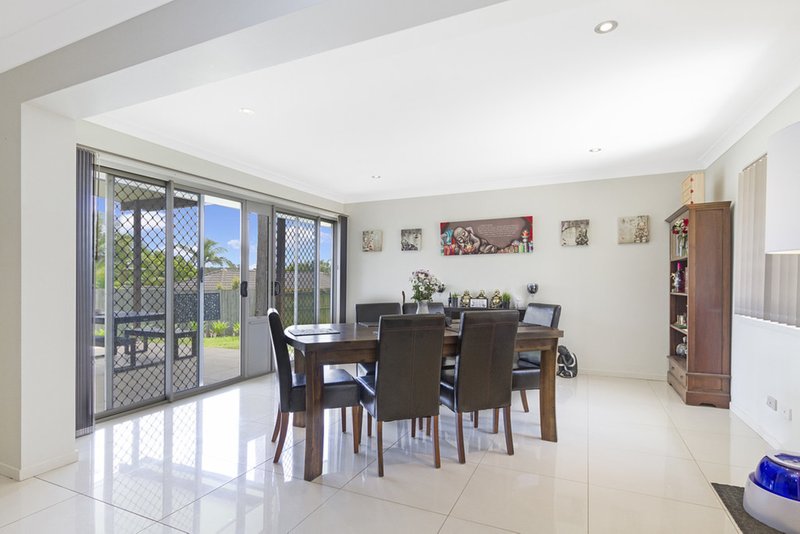 Photo - 9 Narrell Court, Cashmere QLD 4500 - Image 6