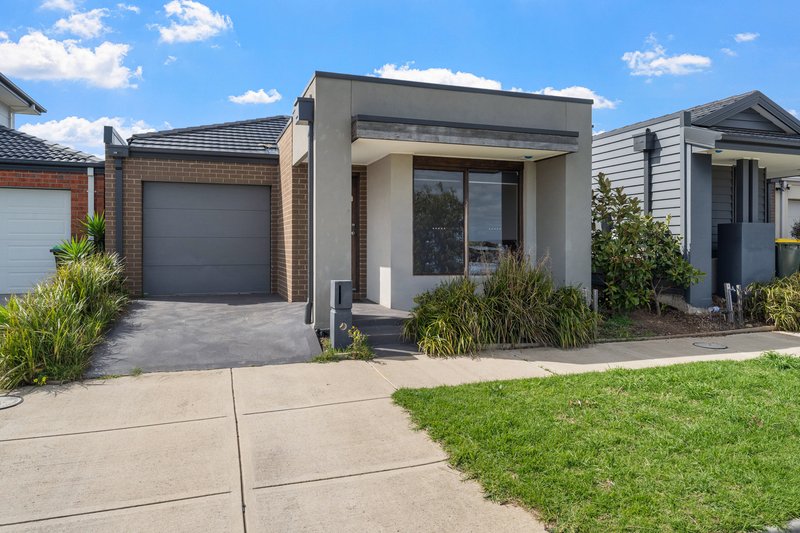 Photo - 9 Nattarak Avenue, Werribee VIC 3030 - Image 2