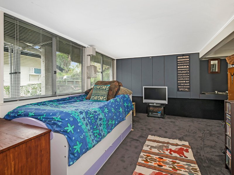 Photo - 9 Nealdon Street, Holland Park QLD 4121 - Image 8