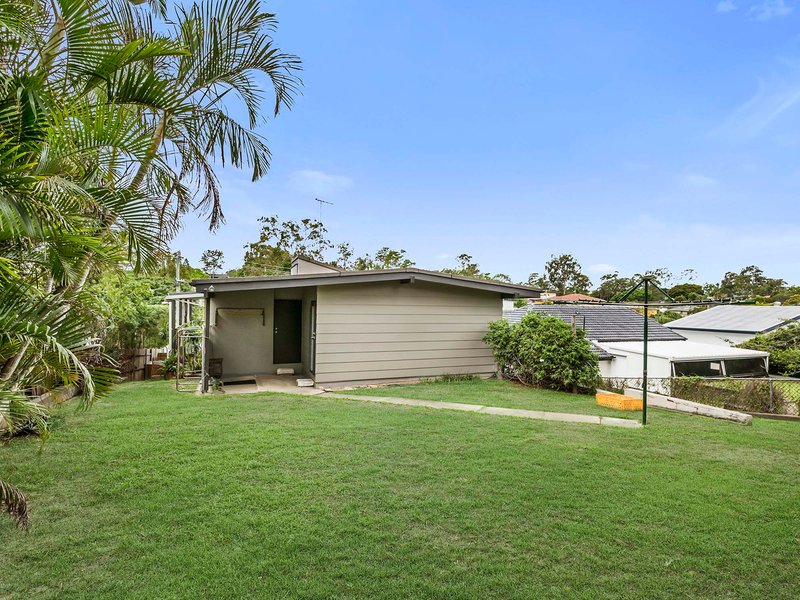 Photo - 9 Nealdon Street, Holland Park QLD 4121 - Image 11