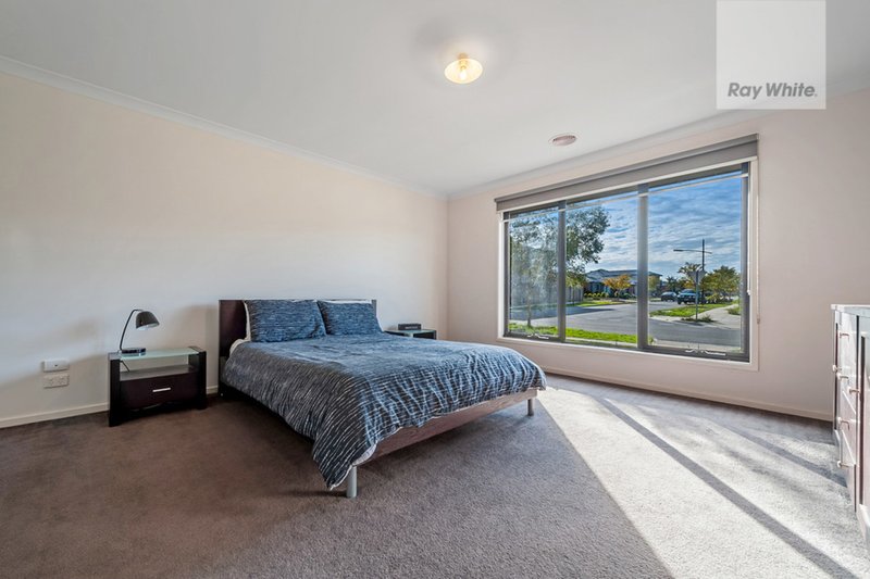 Photo - 9 Nebula Crescent, Mickleham VIC 3064 - Image 7