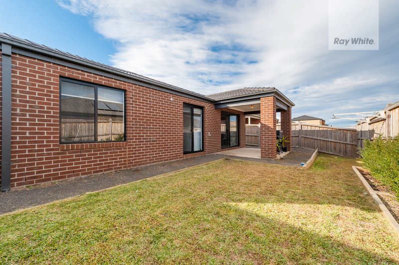 Photo - 9 Nebula Crescent, Mickleham VIC 3064 - Image 10