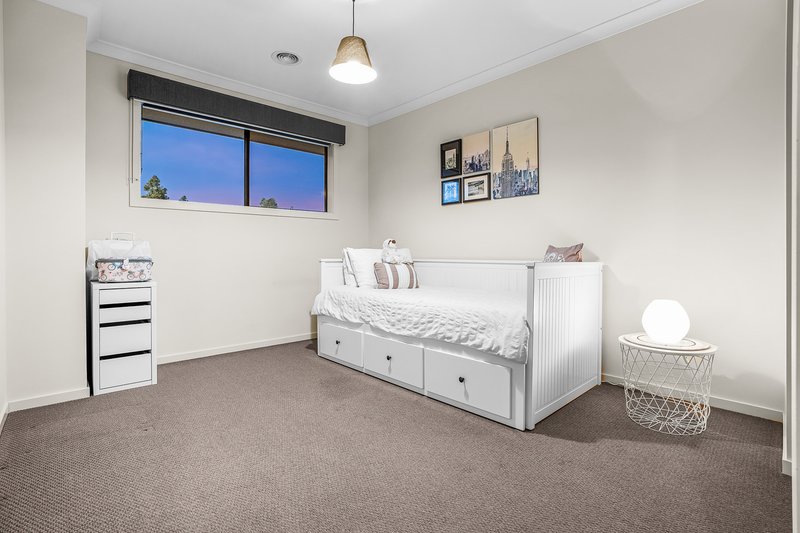 Photo - 9 Nelse Street, Cranbourne North VIC 3977 - Image 16