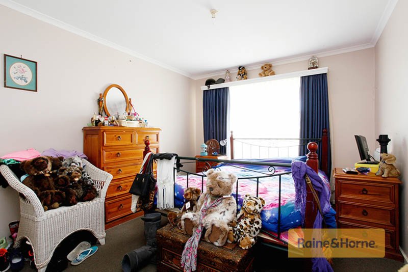 Photo - 9 Nelson Court, Melton South VIC 3338 - Image 7