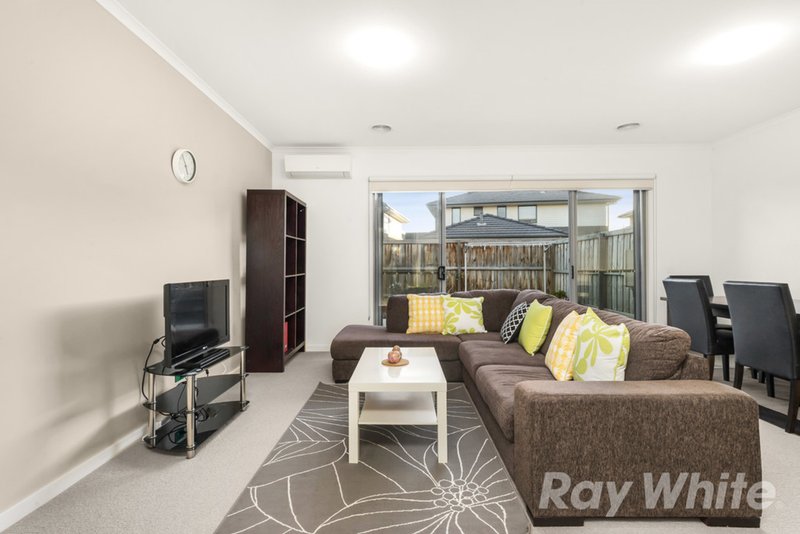 Photo - 9 Newcastle Drive, Mulgrave VIC 3170 - Image 2