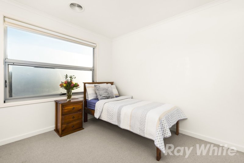 Photo - 9 Newcastle Drive, Mulgrave VIC 3170 - Image 7