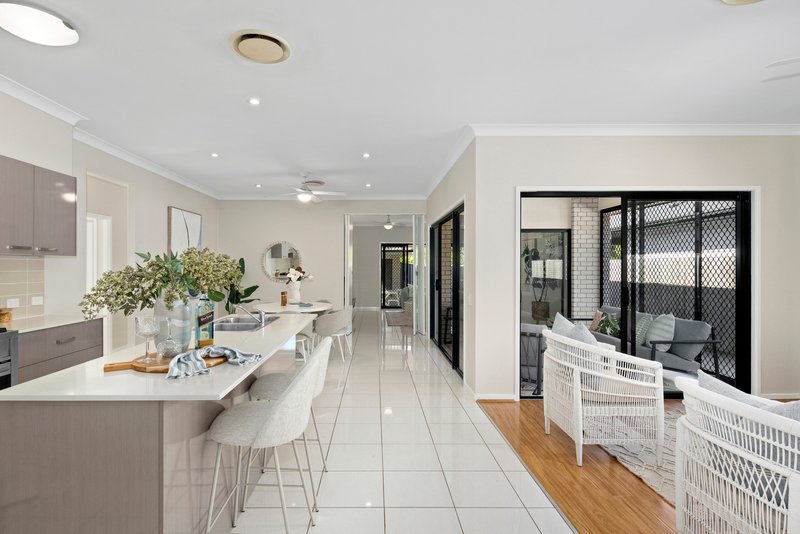 Photo - 9 Nielson Street, Chermside QLD 4032 - Image 2